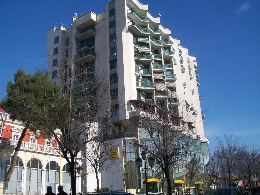 Bezhani Apartments Tirana Esterno foto